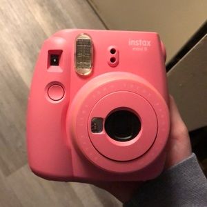 Instant camera wil come with case and film for it